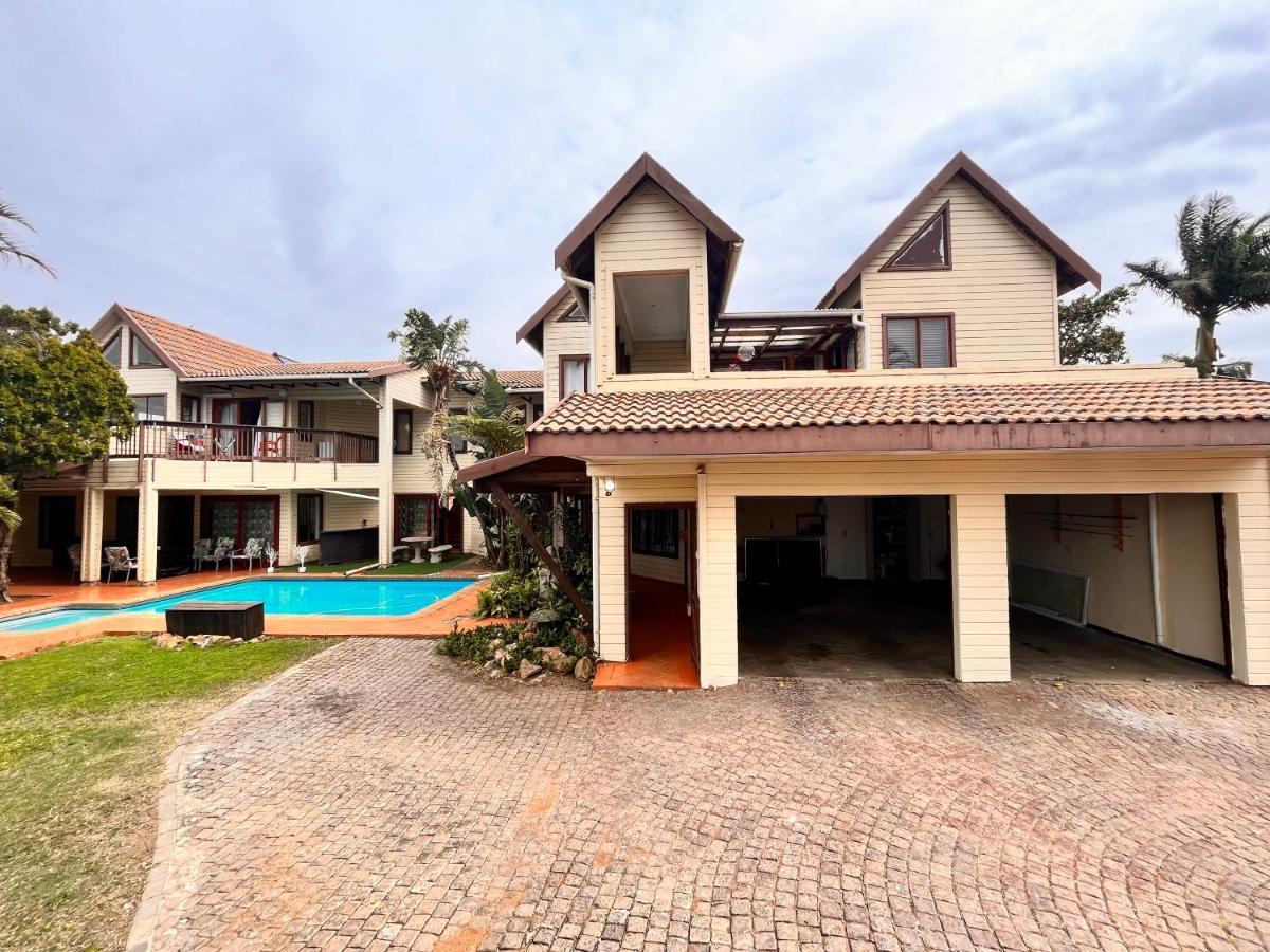 Hotel The Wood House Empangeni Esterno foto