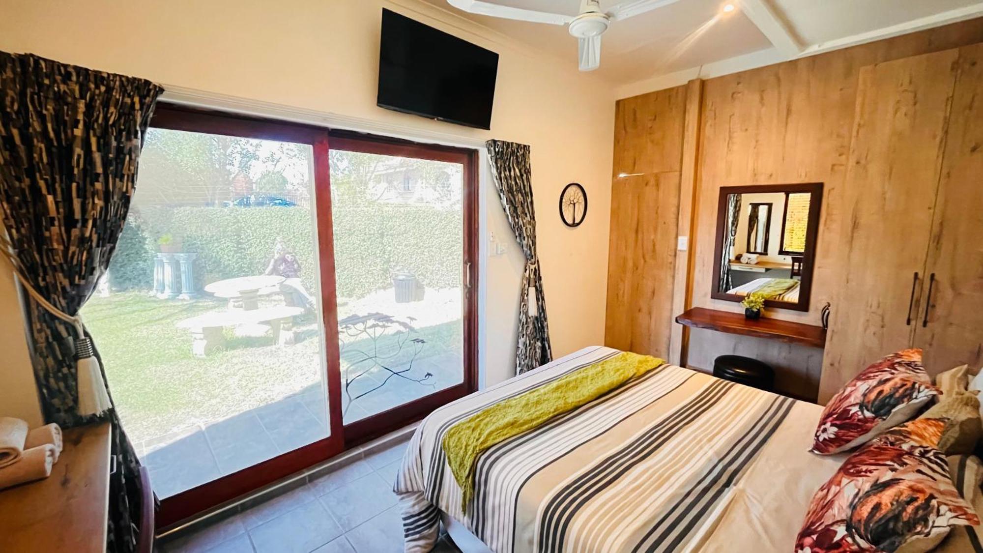 Hotel The Wood House Empangeni Esterno foto