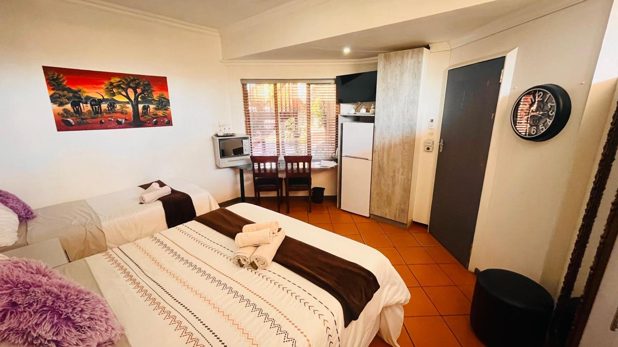 Hotel The Wood House Empangeni Esterno foto