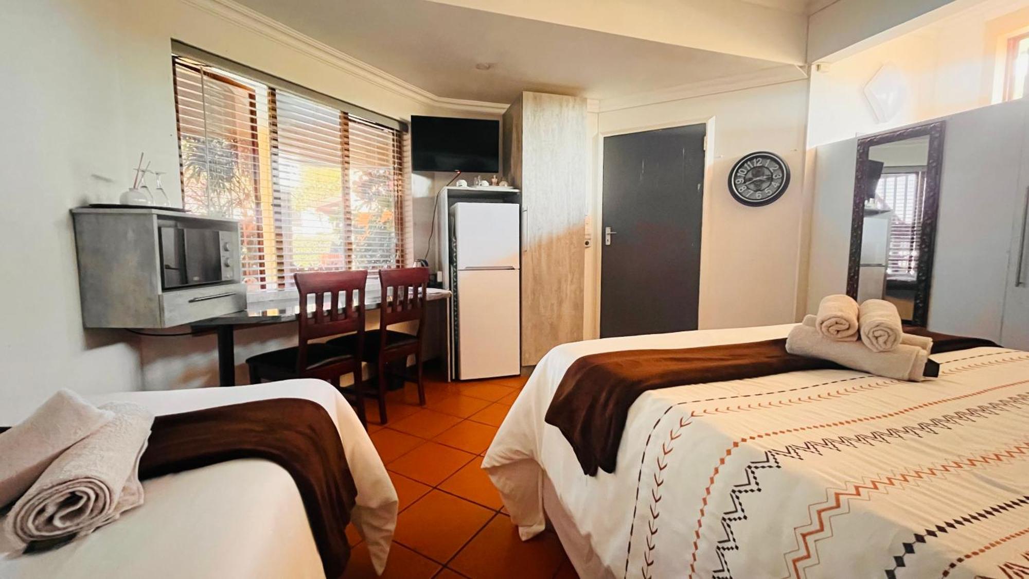 Hotel The Wood House Empangeni Esterno foto