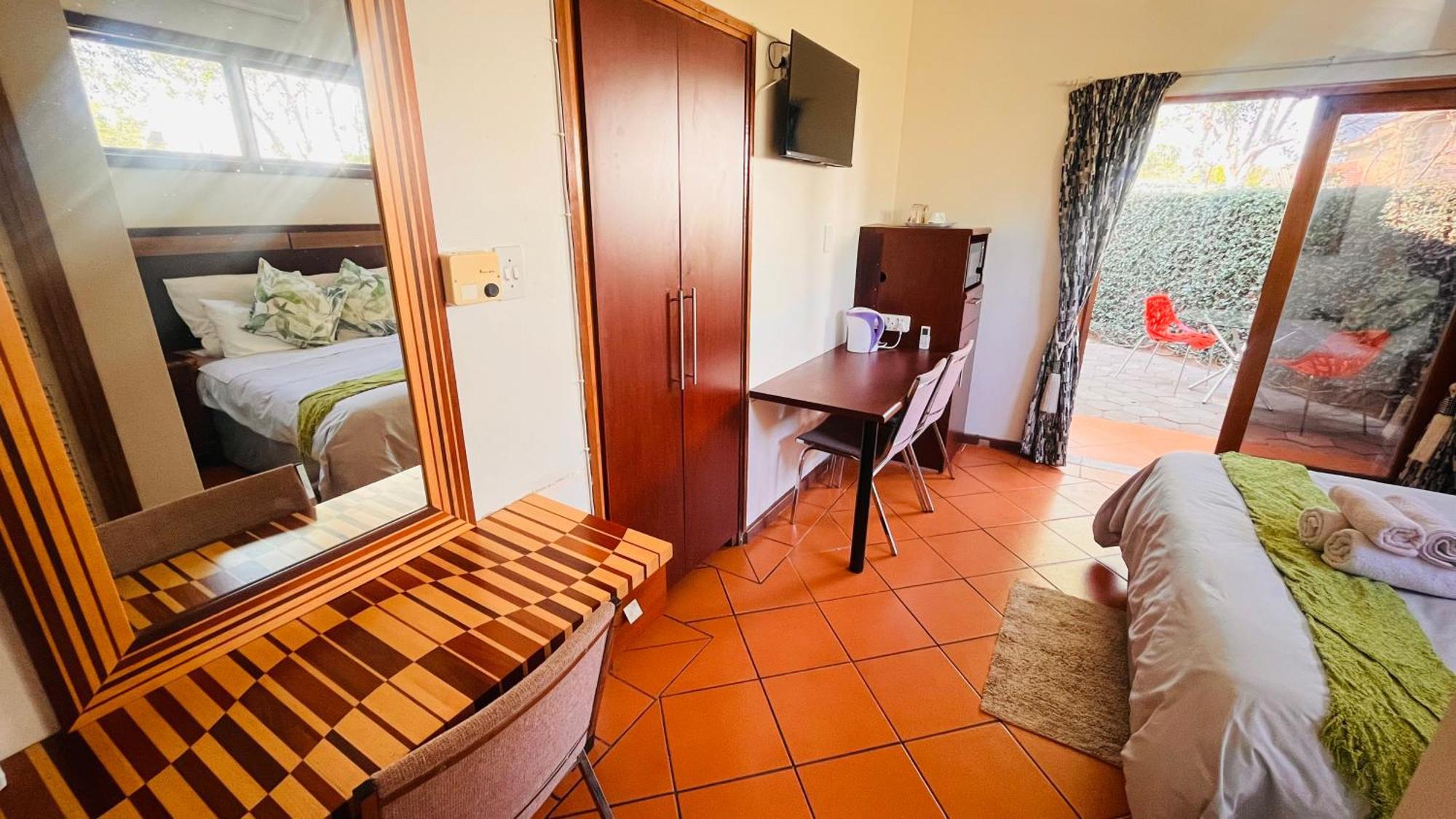 Hotel The Wood House Empangeni Esterno foto