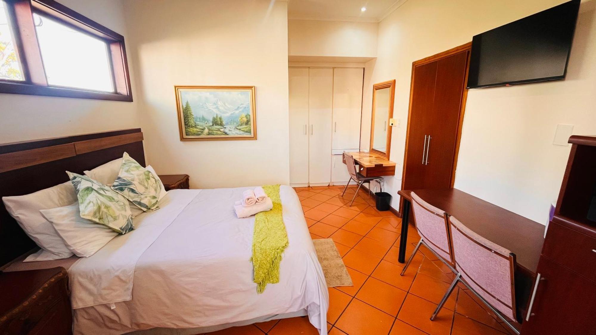 Hotel The Wood House Empangeni Esterno foto